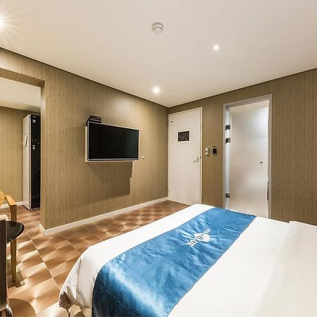 Cheonho Hotel The Blue Seoul Bagian luar foto