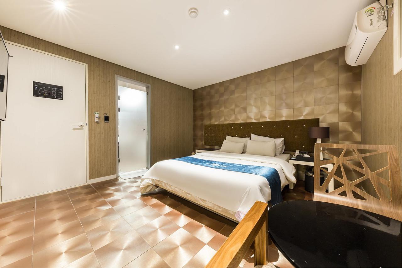 Cheonho Hotel The Blue Seoul Bagian luar foto