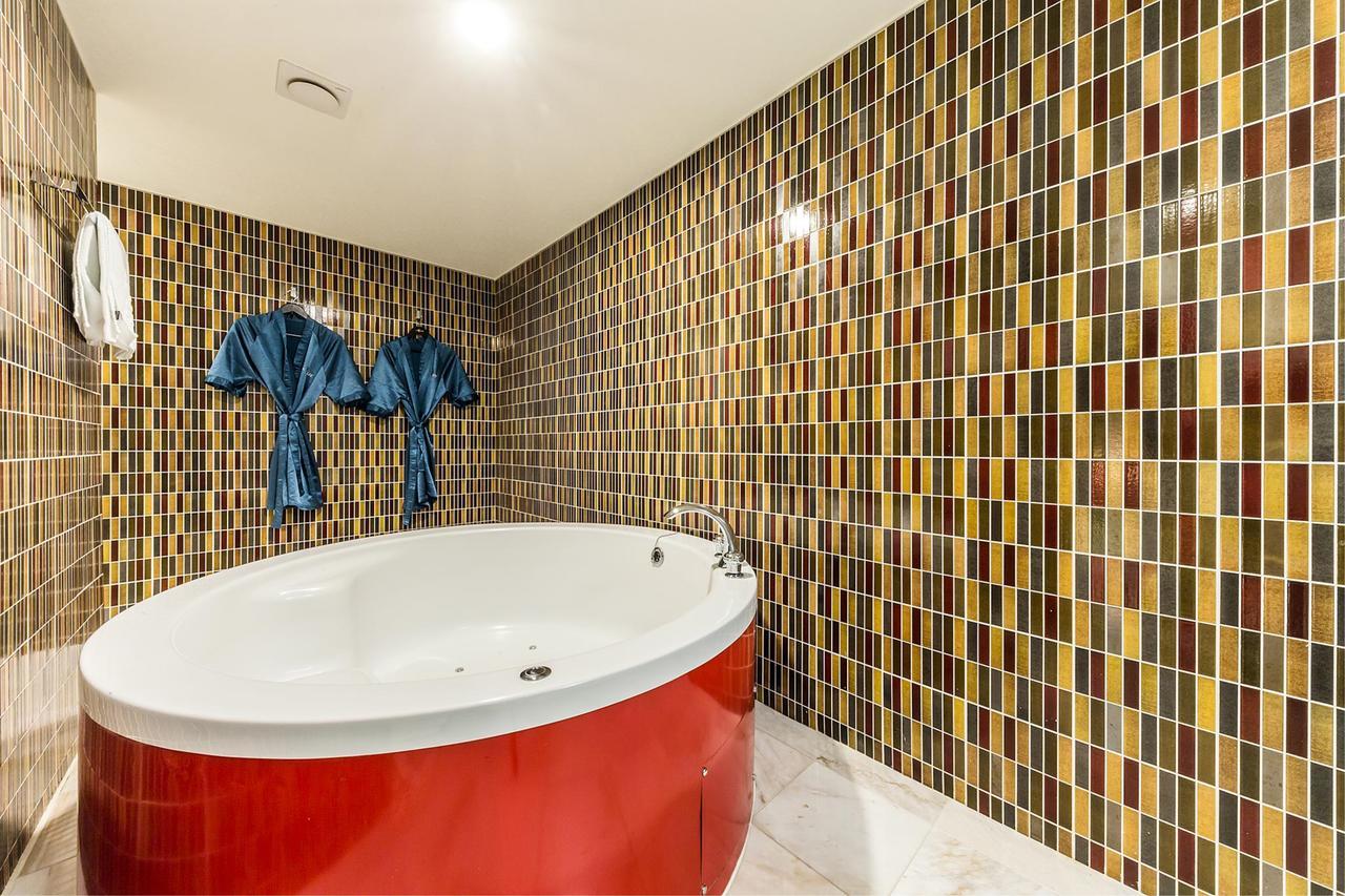 Cheonho Hotel The Blue Seoul Bagian luar foto