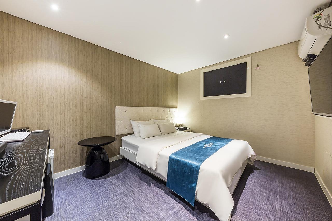 Cheonho Hotel The Blue Seoul Bagian luar foto