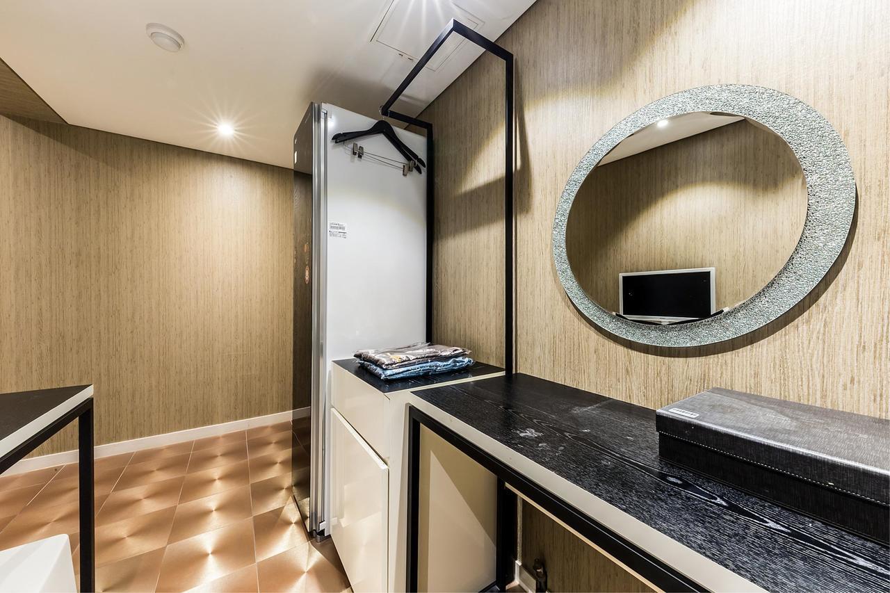 Cheonho Hotel The Blue Seoul Bagian luar foto