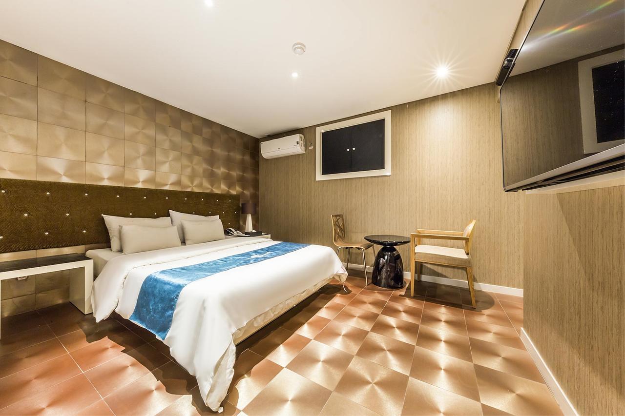 Cheonho Hotel The Blue Seoul Bagian luar foto