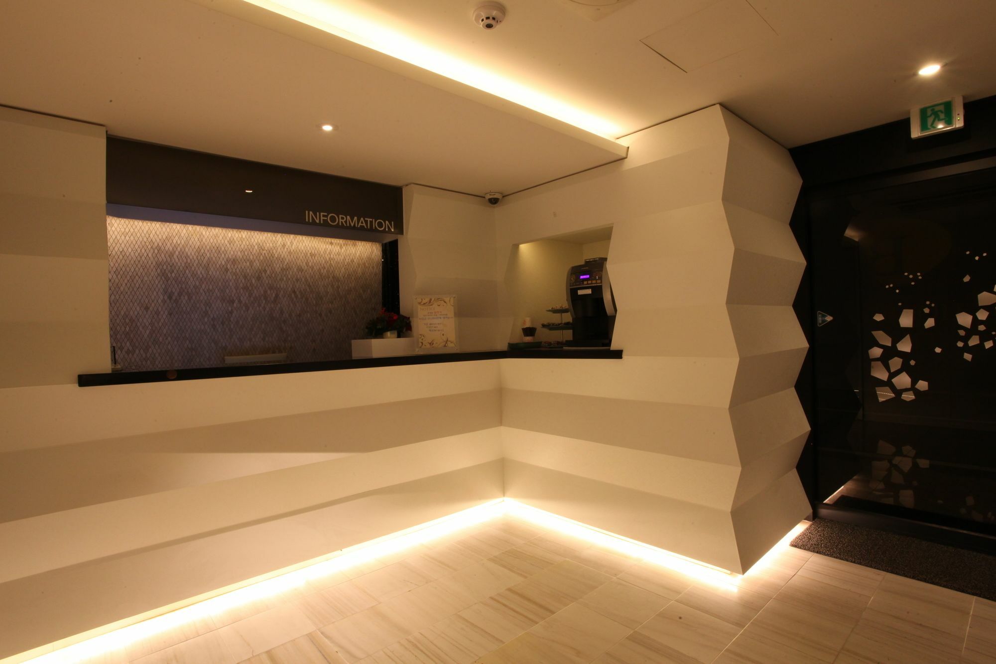 Cheonho Hotel The Blue Seoul Bagian luar foto
